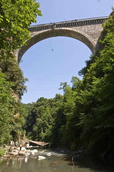 saut à l'élastique pont napoleon luz saint sauveur